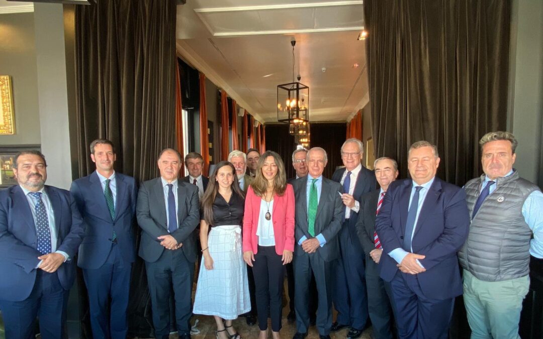 ALMUERZO ASEMPEA CON LA SECRETARIA DE ESTADO DE COMERCIO